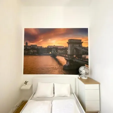 Spring Roses Downtown Boutique Hotel 2 Budapest Exterior photo