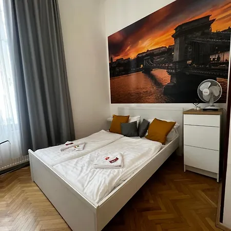 Spring Roses Downtown Boutique Hotel 2 Budapest Exterior photo